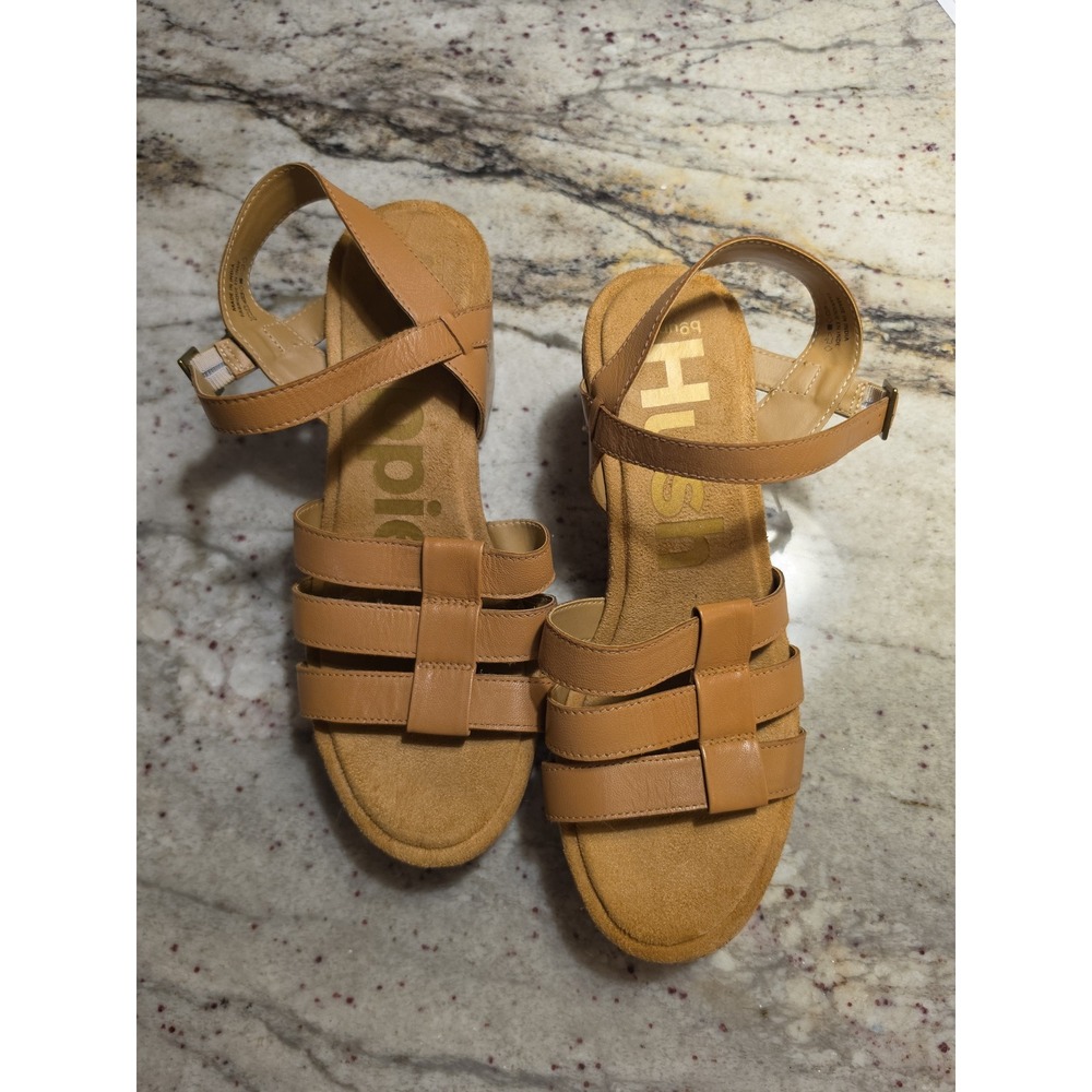 Hushpuppy Women's Tan Strappy Wedge size.10. Sandals